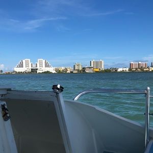 Meet your Posher, Candcae